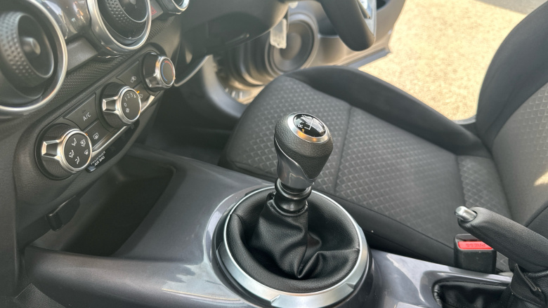 Nissan Juke 1.0 DiG-T 114 Acenta 5dr Petrol Hatchback